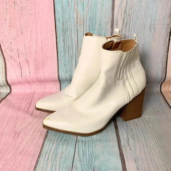 White pointy toe ankle booties block heel - Picture 6 of 12